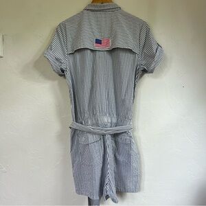 Vineyard Vines performance Seersucker Harbor Striped Romper Sz 10 blue coverup
